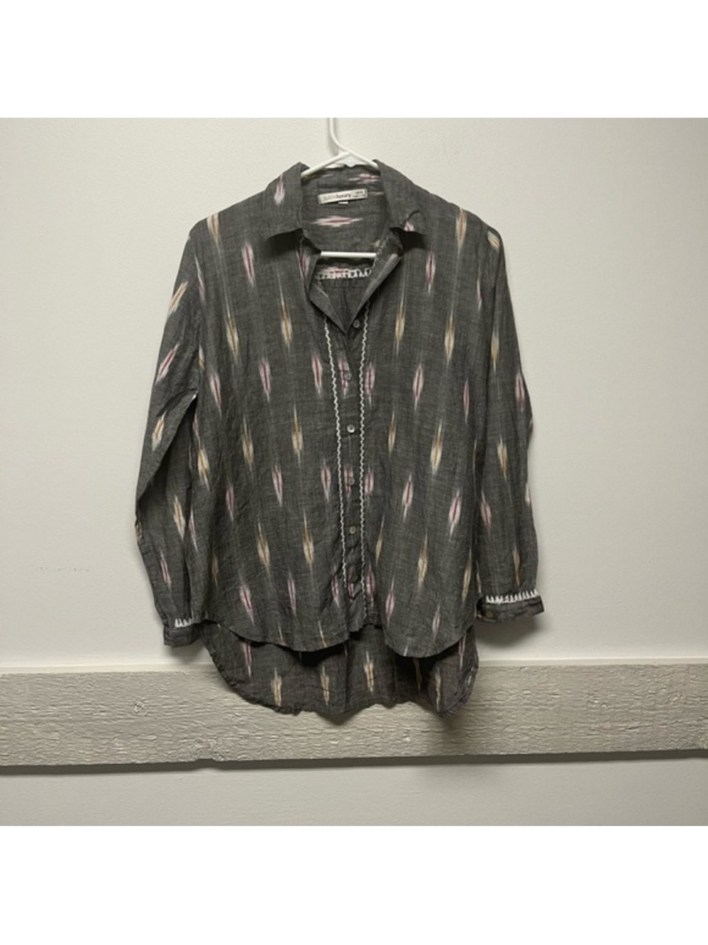 Women's Relaxed Long-Sleeve Crop Top in Charcoal with Pattern